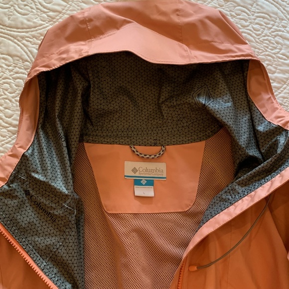 Columbia Coral Hooded Raincoat - Weekend Adventure - Picture 4 of 7